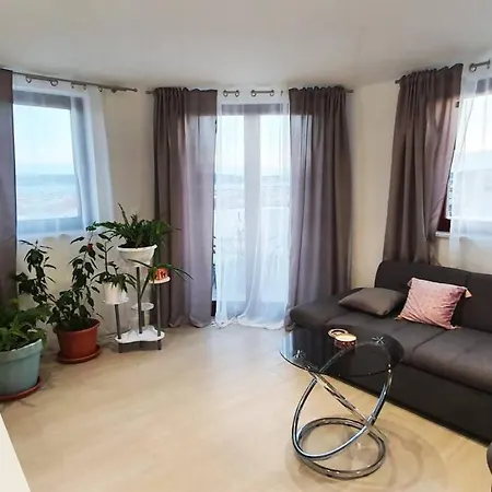 Maris Apartment *